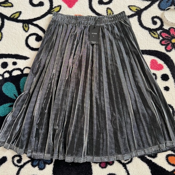 NWT Charon Pleated Skirt Metallic Sliver Size Large - Picture 2 of 6
